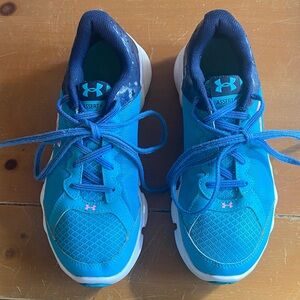 Under Armour Women's 5.5 Assert 6 Blue Sneakers